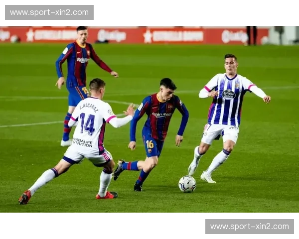 烈焰凤凰浴火重生，海港德比剑指胜利——中澳足球巅峰对决前瞻